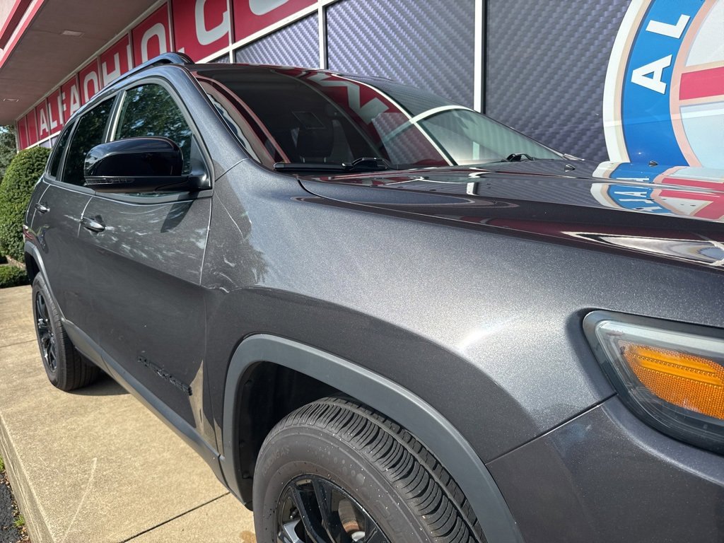 Used 2023 Jeep Cherokee Altitude Lux image 3