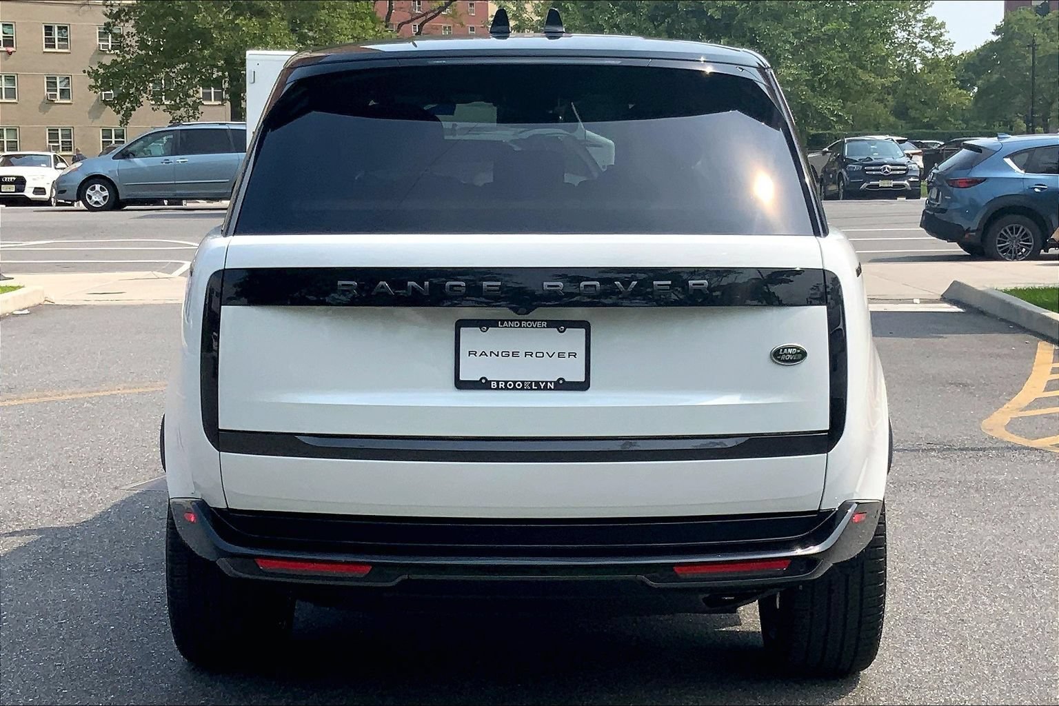 Used 2023 Land Rover Range Rover SE AWD/4WD image 4