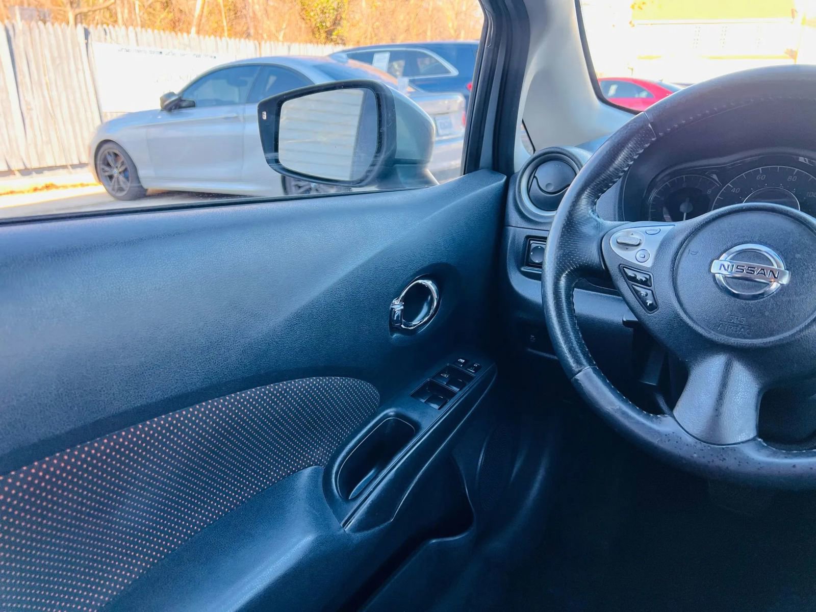 Used 2015 Nissan Versa Note SR w/ Chrome Package image 25