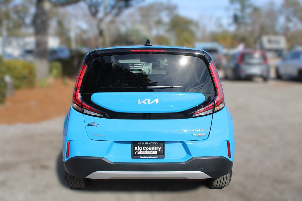 Certified 2025 Kia Soul EX image 8
