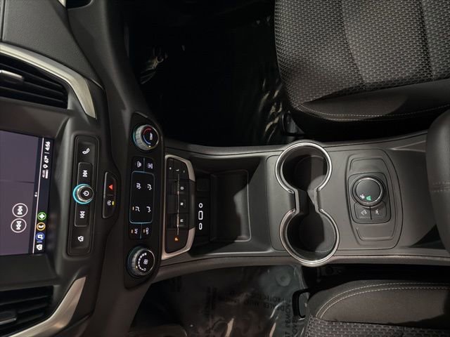 Used 2024 GMC Terrain SLE FWD image 17
