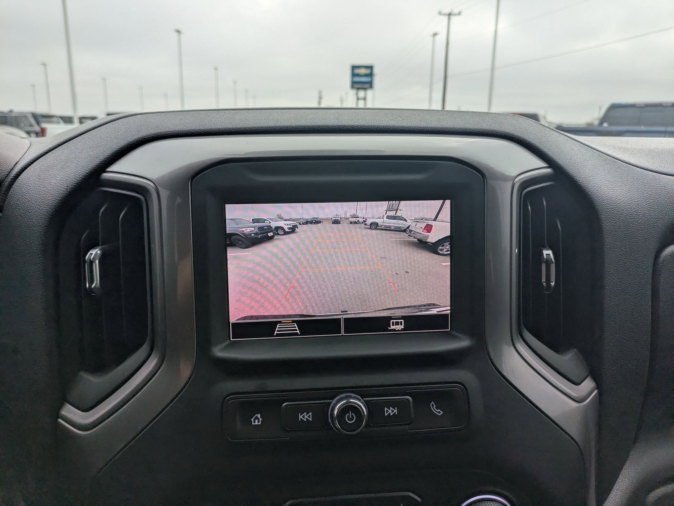 Used 2022 Chevrolet Silverado 1500 Custom image 17