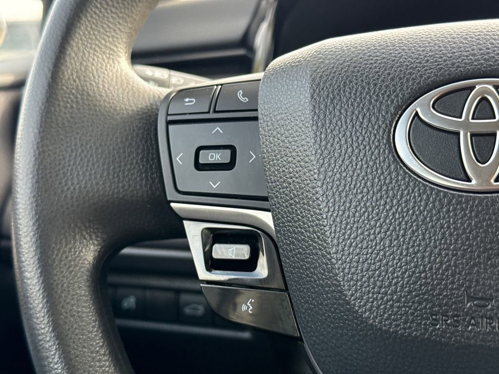 Used 2025 Toyota Camry LE FWD image 28