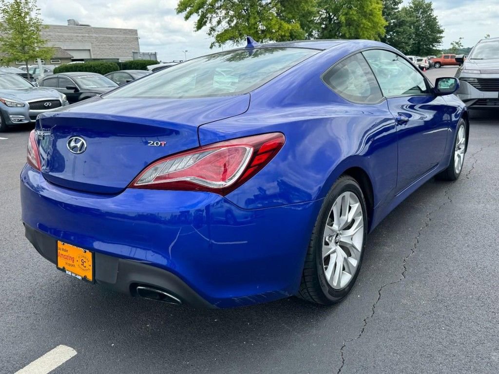 Used 2013 Hyundai Genesis 2.0T RWD image 3