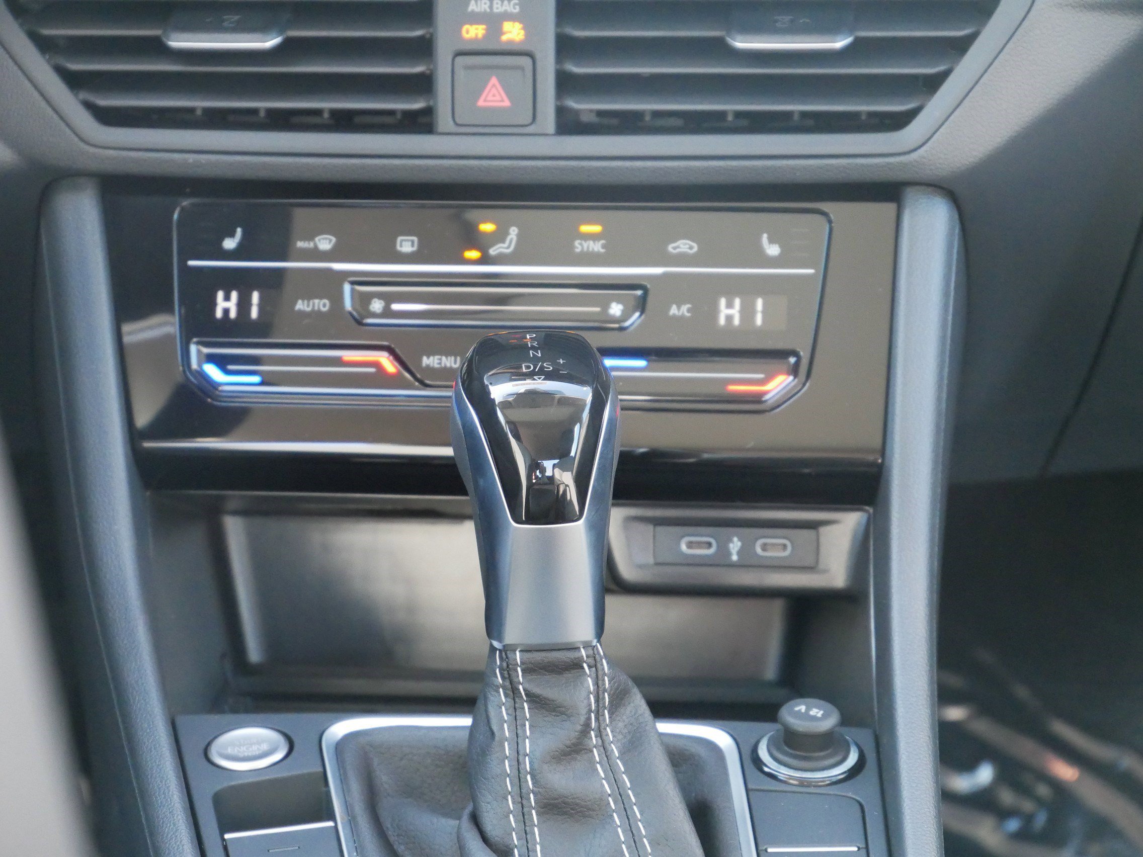 New 2026 Volkswagen Jetta SE FWD image 9