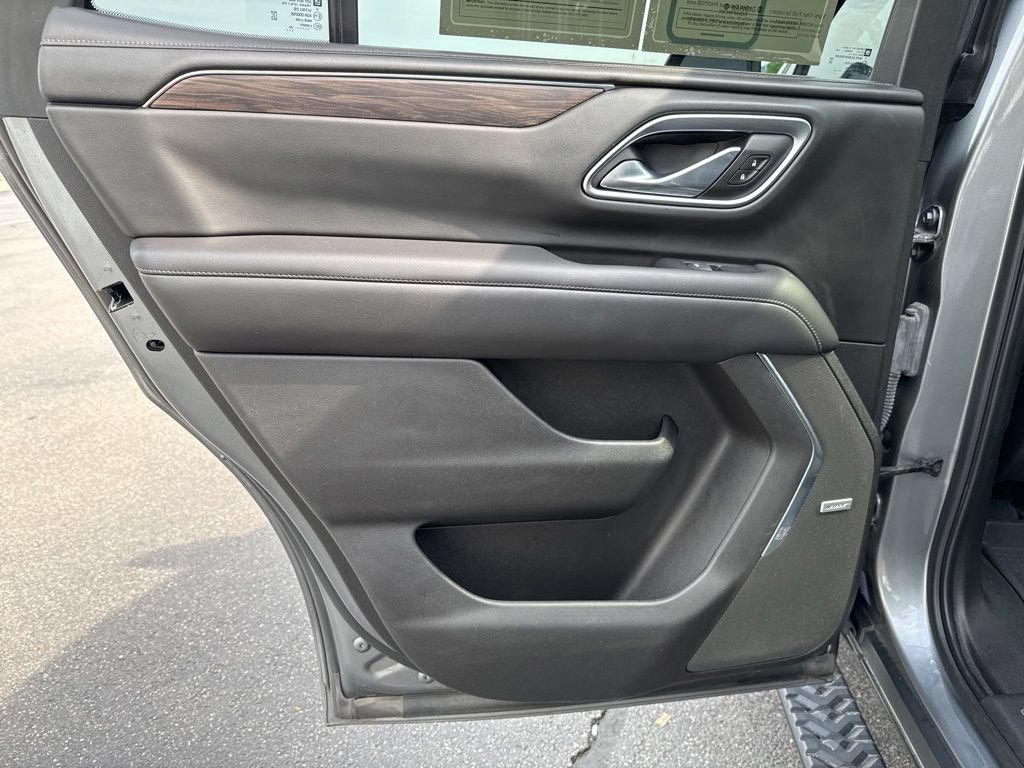 Used 2021 Chevrolet Tahoe Z71 w/ Z71 Signature Package AWD/4WD image 35