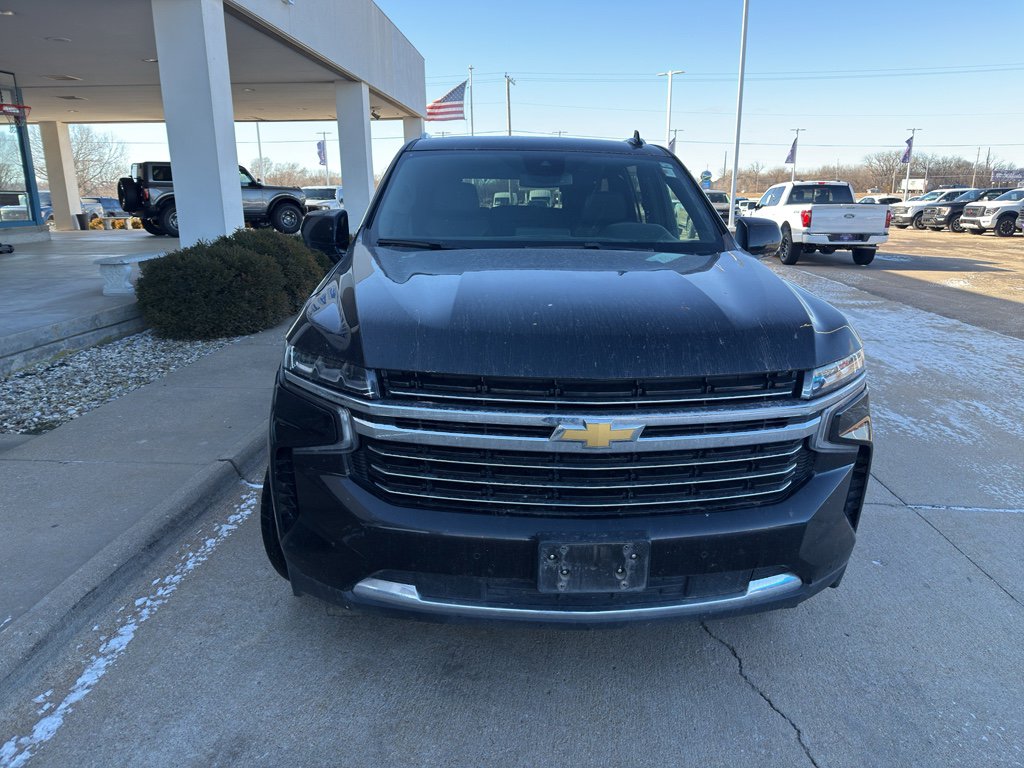 Used 2023 Chevrolet Suburban LT image 2