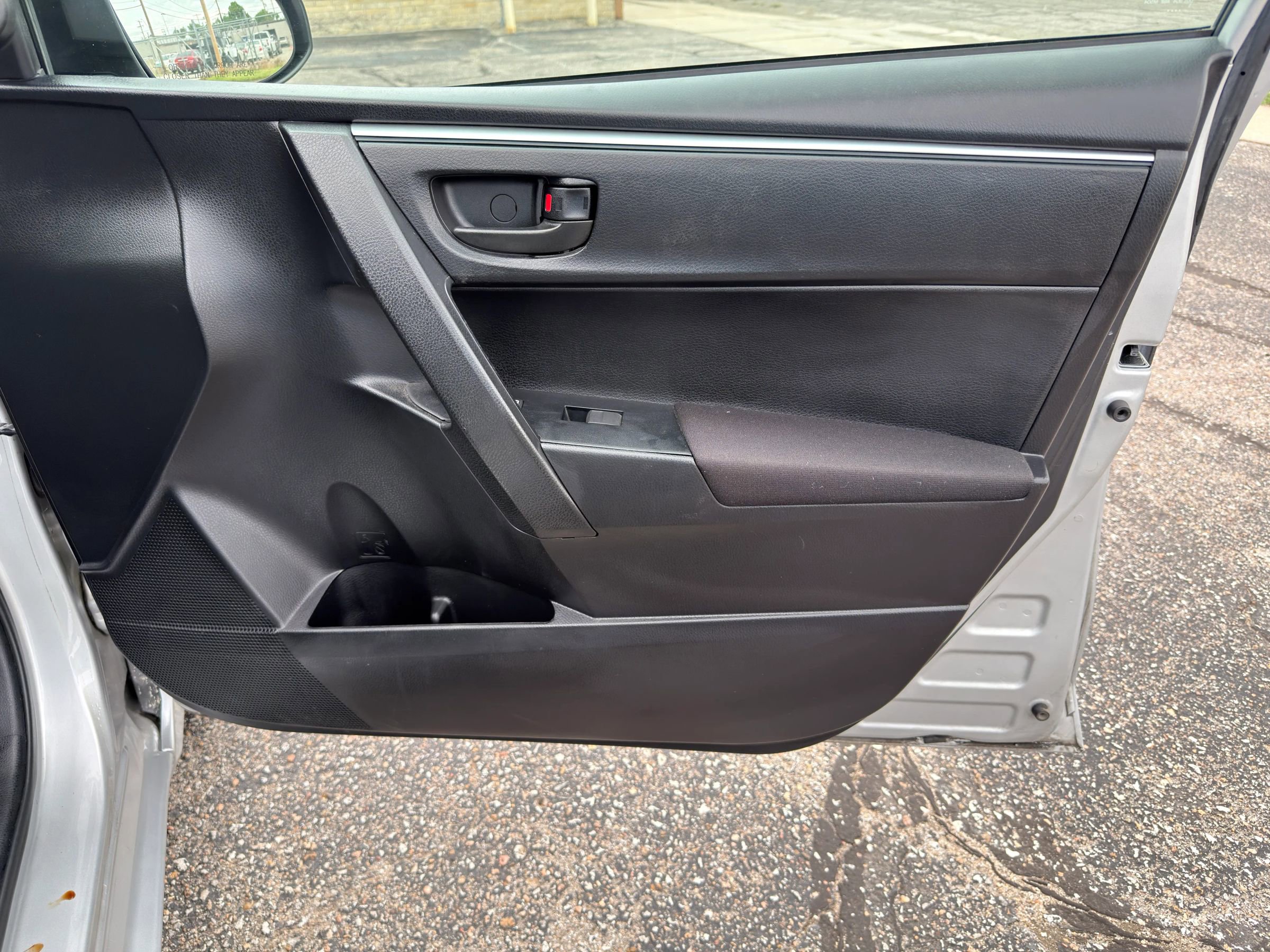 Used 2016 Toyota Corolla L FWD image 26