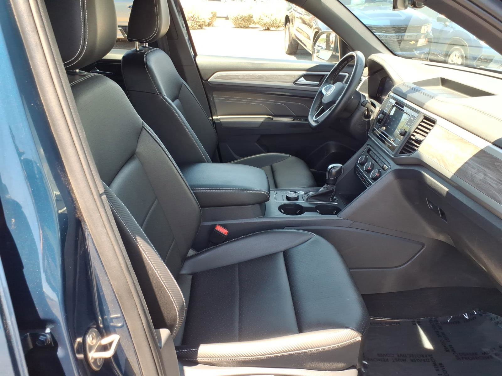 Certified 2023 Volkswagen Atlas Cross Sport SE AWD/4WD image 10