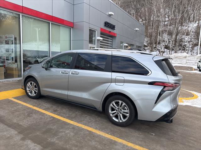 Certified 2024 Toyota Sienna Platinum image 15