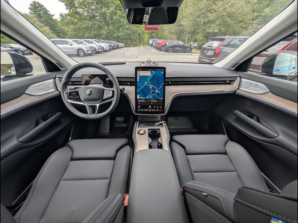 Certified 2025 Volvo EX90 Ultra AWD/4WD image 12
