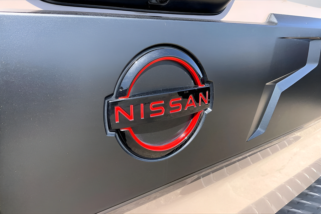 Used 2024 Nissan Titan PRO-4X w/ Pro-4x Convenience Package AWD/4WD image 27
