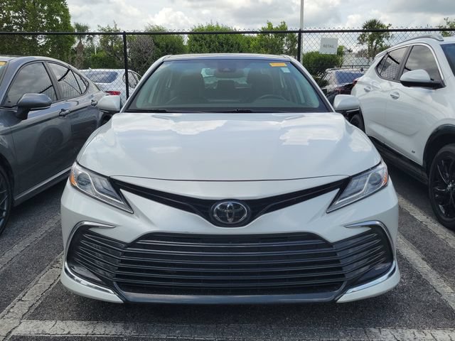 Used 2023 Toyota Camry XLE FWD image 2