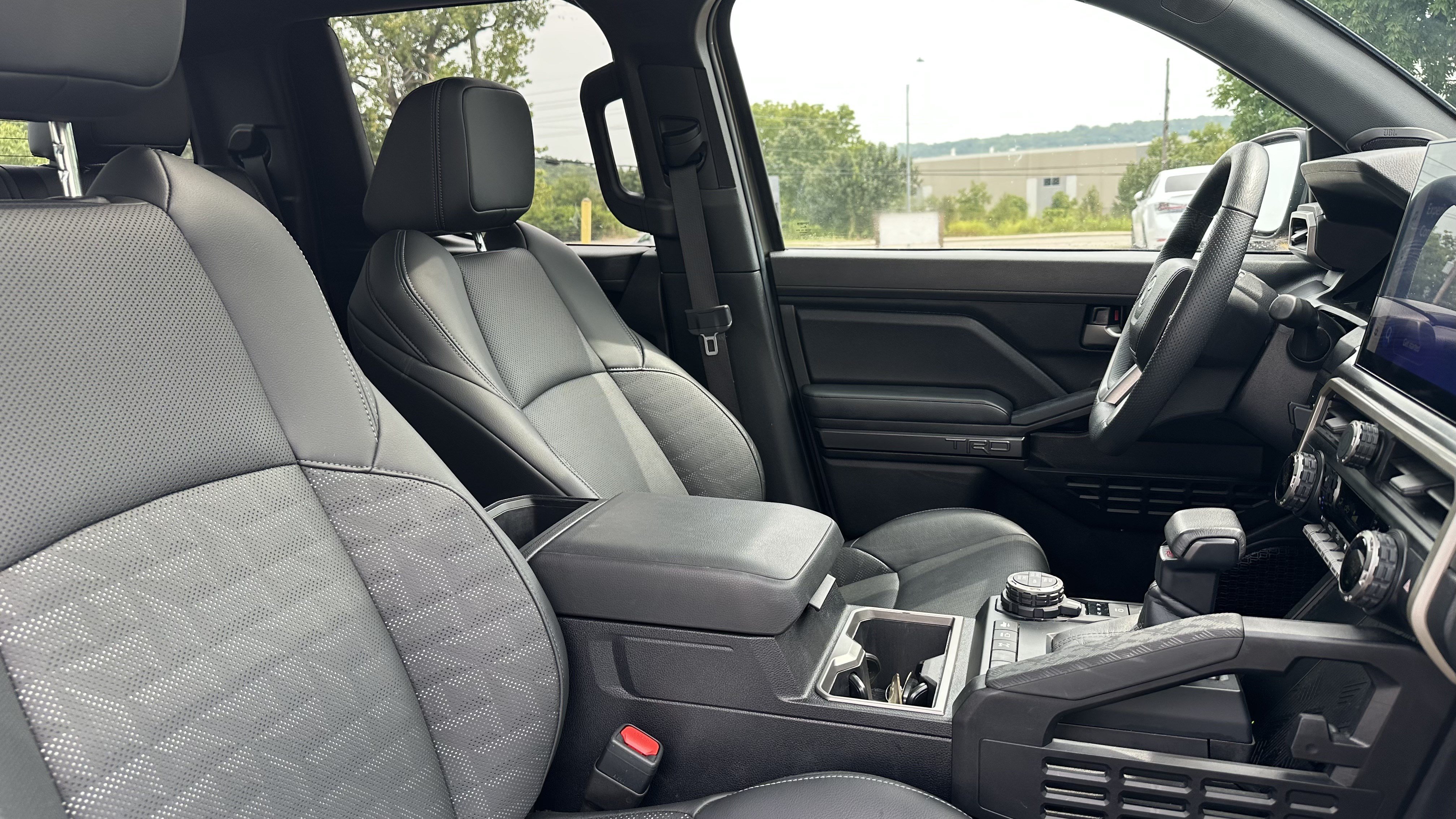 Used 2024 Toyota Tacoma TRD Off-Road w/ TRD Off Road Premium Package AWD/4WD image 34