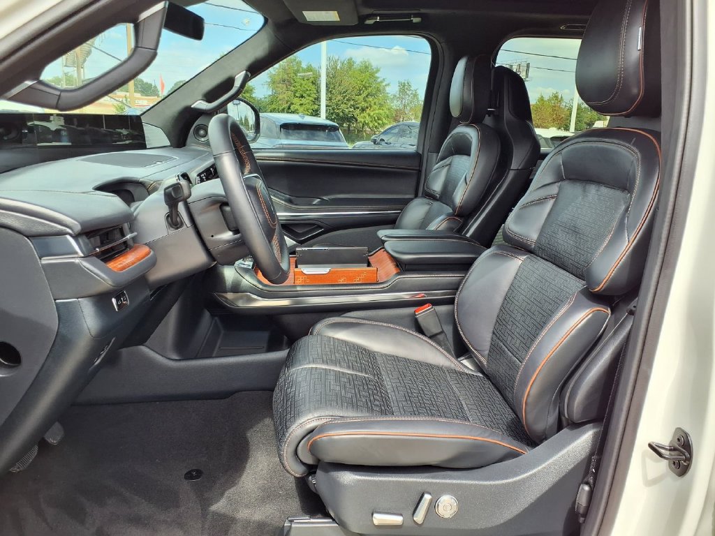 Used 2026 Lincoln Navigator Black Label AWD/4WD image 23