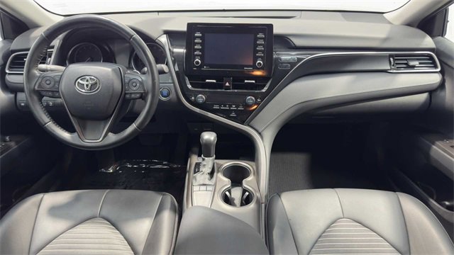 Used 2022 Toyota Camry SE image 17