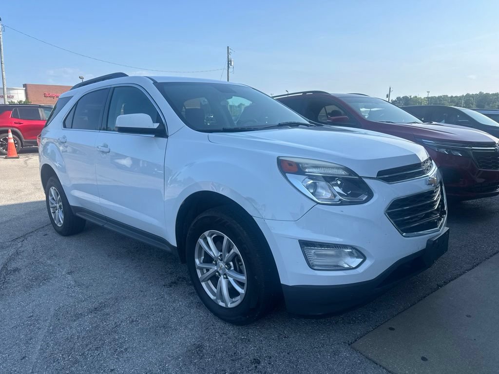 Used 2017 Chevrolet Equinox LT FWD image 2