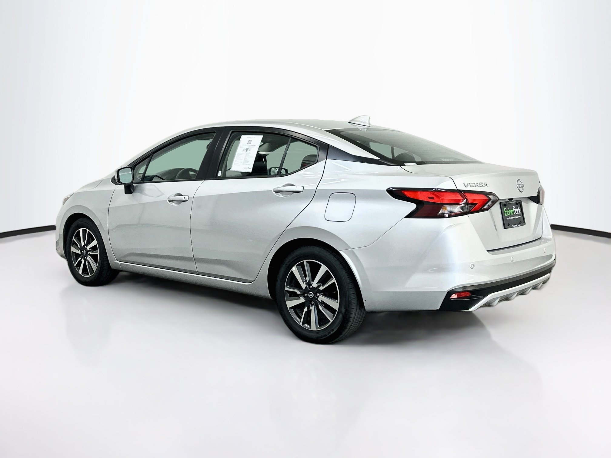 Used 2024 Nissan Versa SV FWD image 5