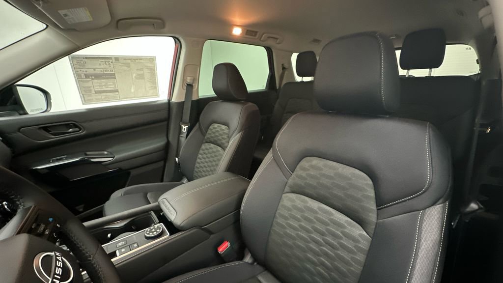 New 2026 Nissan Pathfinder SV image 9