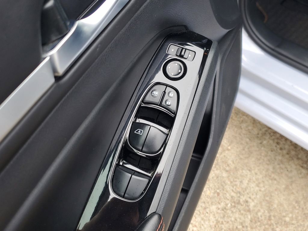 Used 2024 Nissan Altima 2.5 SR FWD image 18