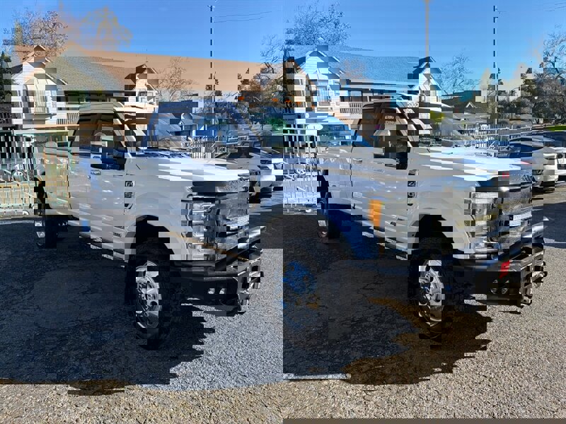 Used 2018 Ford F450 Platinum w/ Platinum Ultimate Package AWD/4WD image 5