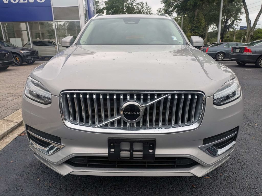 Certified 2025 Volvo XC90 B5 Core AWD/4WD image 9