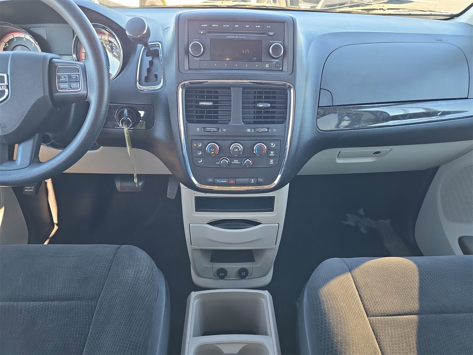 Used 2012 Dodge Grand Caravan SE image 10