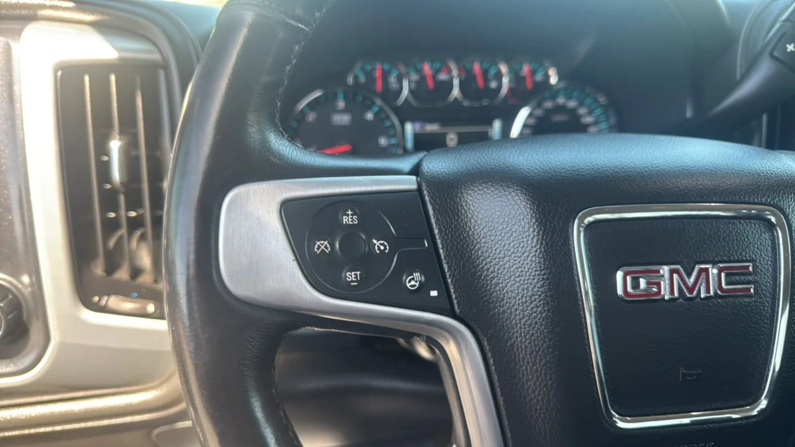 Used 2017 GMC Sierra 1500 SLT w/ SLT Premium Package AWD/4WD image 24