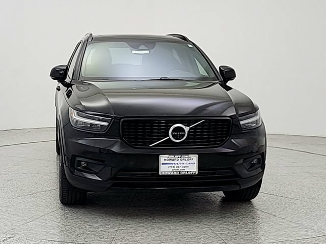 Used 2019 Volvo XC40 T5 R-Design AWD/4WD image 2