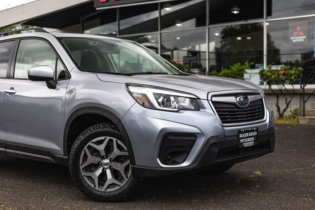 Used 2019 Subaru Forester Premium AWD/4WD image 3