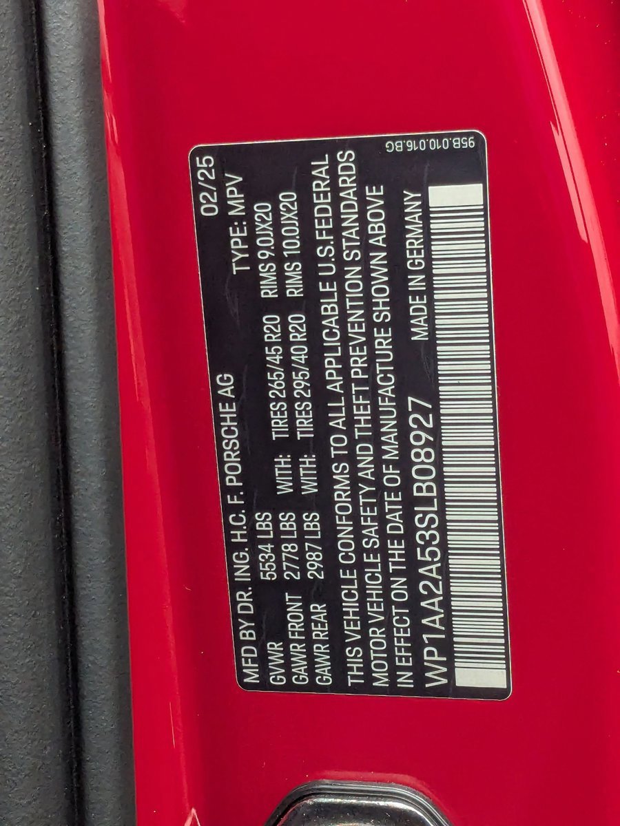 Used 2025 Porsche Macan image 30