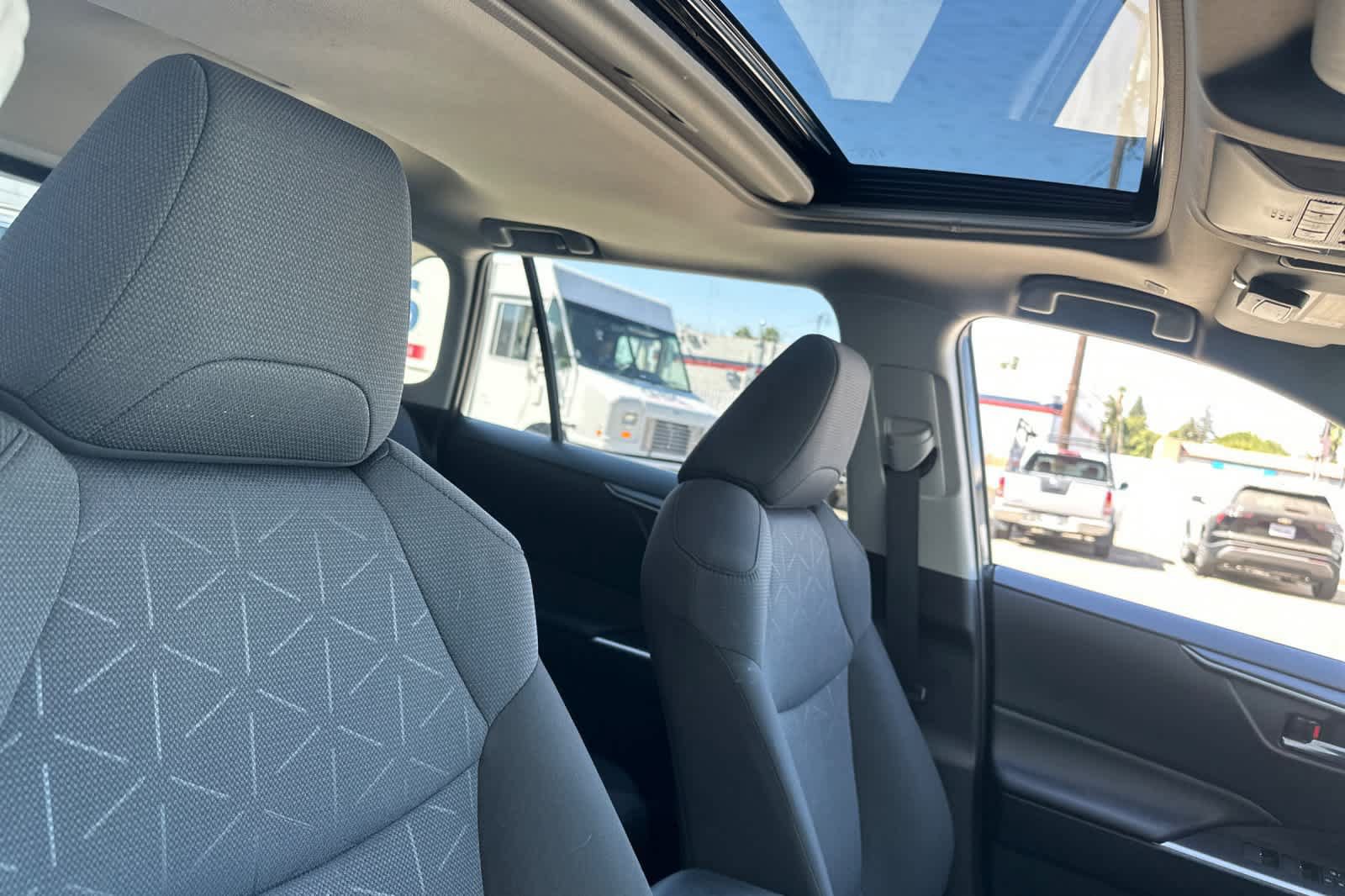 Used 2025 Toyota RAV4 XLE w/ Convenience Package AWD/4WD image 18