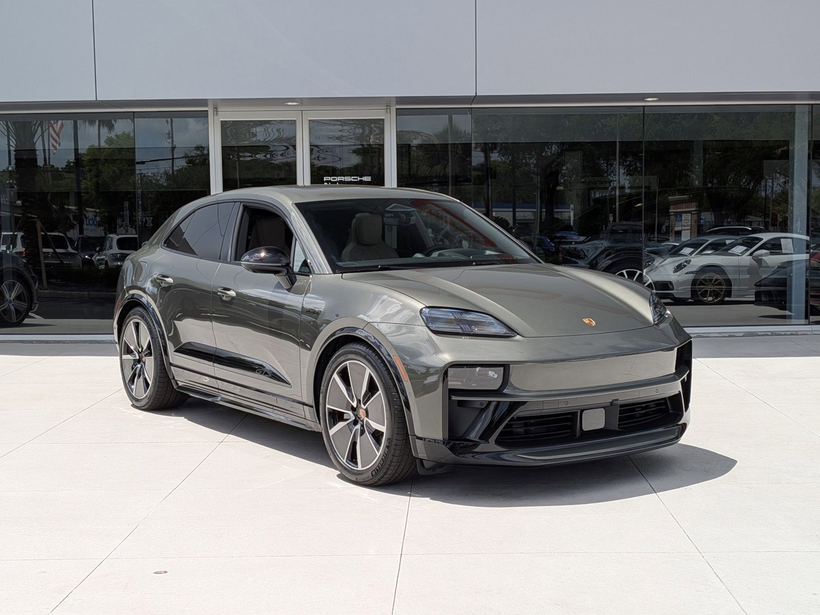 New 2026 Porsche Macan GTS Electric image 7