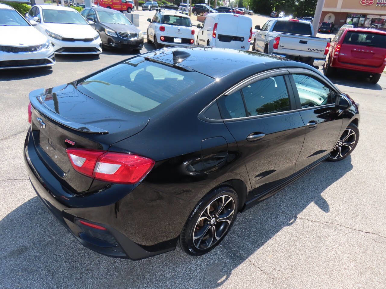 Used 2019 Chevrolet Cruze LT w/ RS Package FWD image 24