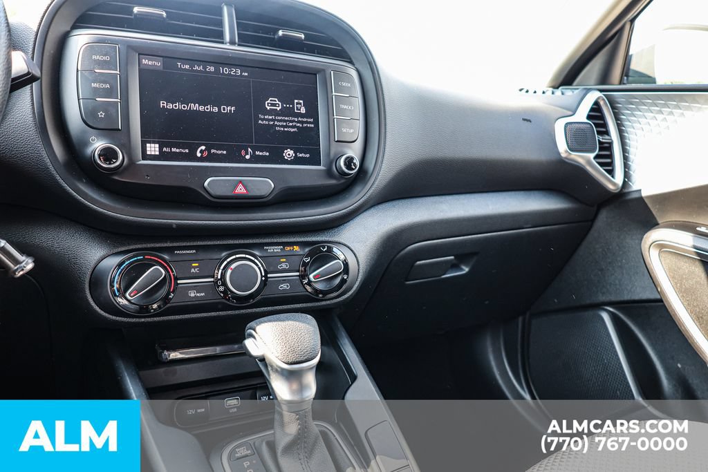 Used 2025 Kia Soul LX w/ LX Technology Package FWD image 37