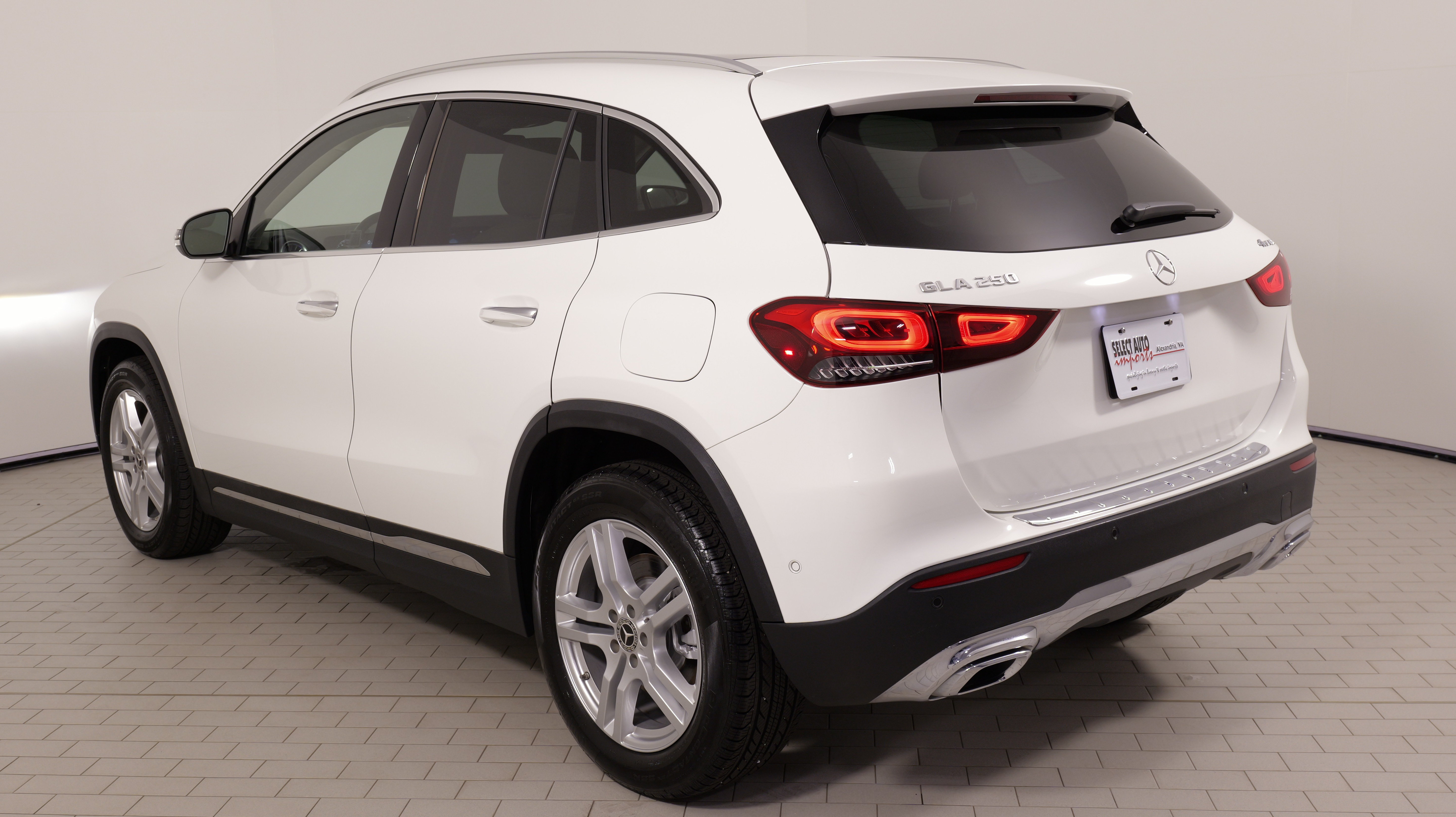 Used 2023 Mercedes-Benz GLA 250 4MATIC image 13