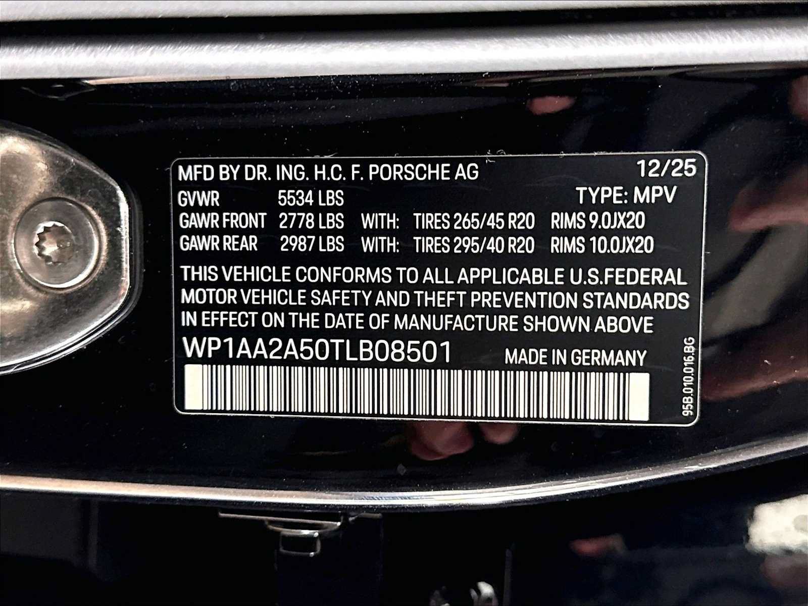 Used 2026 Porsche Macan Turbo AWD/4WD image 36