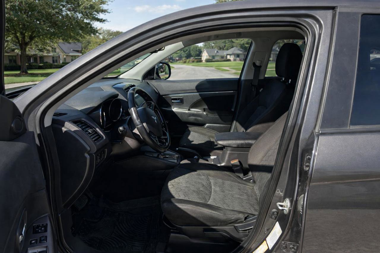 Used 2021 Mitsubishi Outlander Sport SE image 6