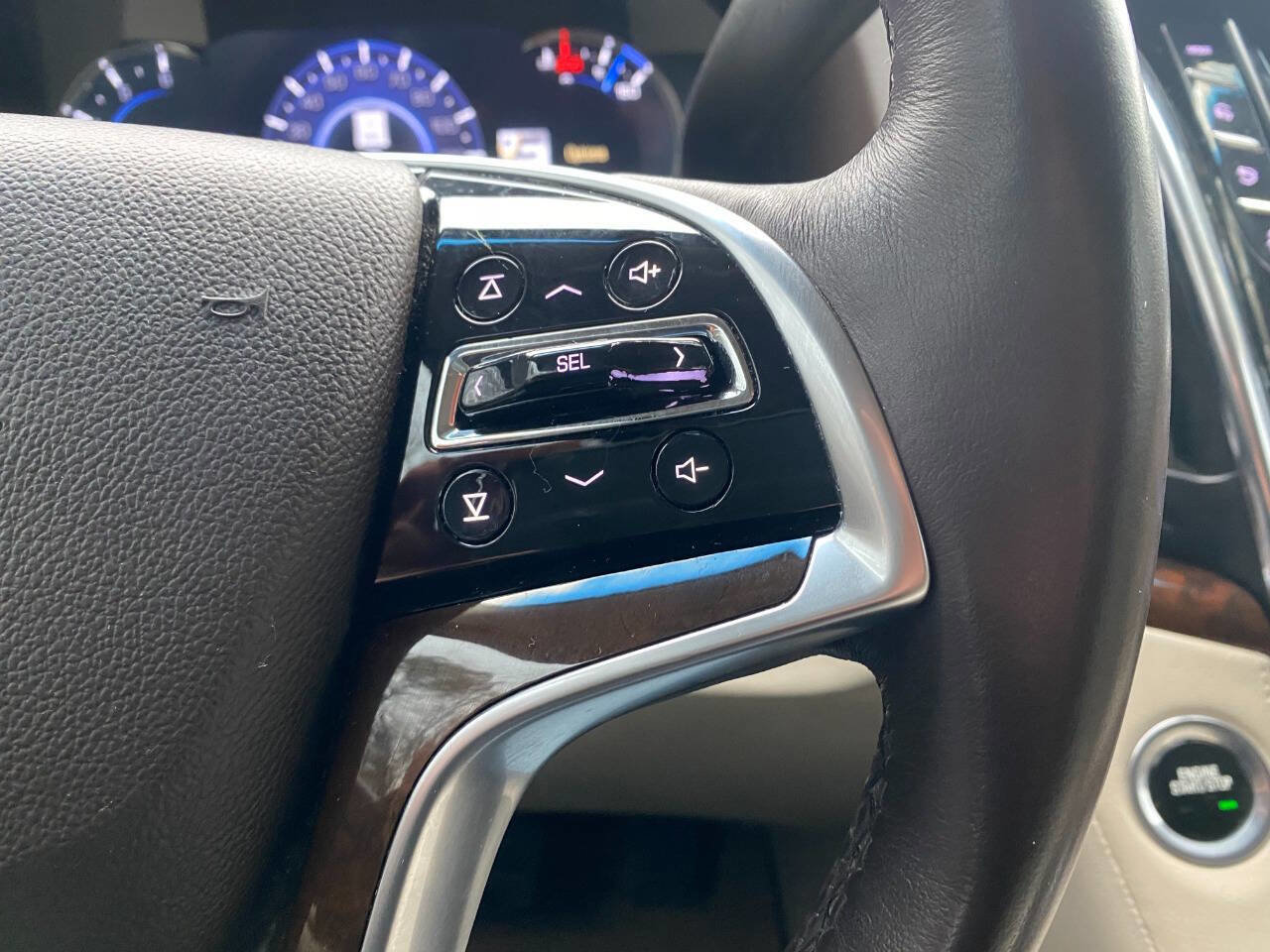 Used 2017 Cadillac Escalade ESV 2WD image 26