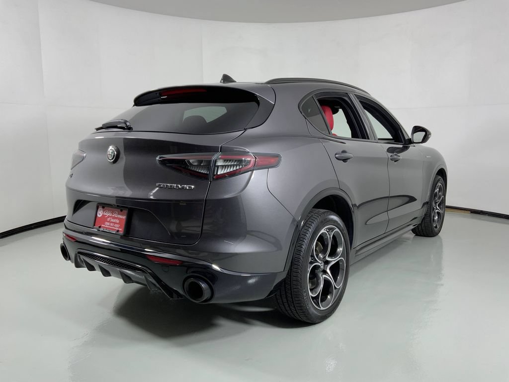 New 2025 Alfa Romeo Stelvio Sprint w/ Veloce Package AWD/4WD image 2