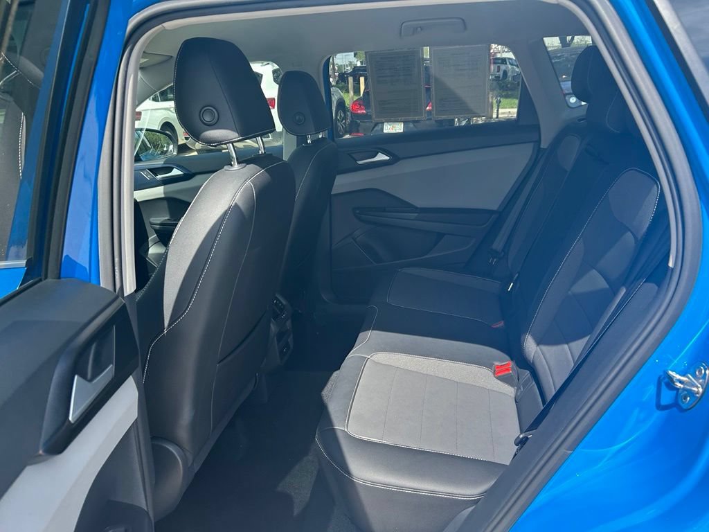 Certified 2022 Volkswagen Taos SE FWD image 43