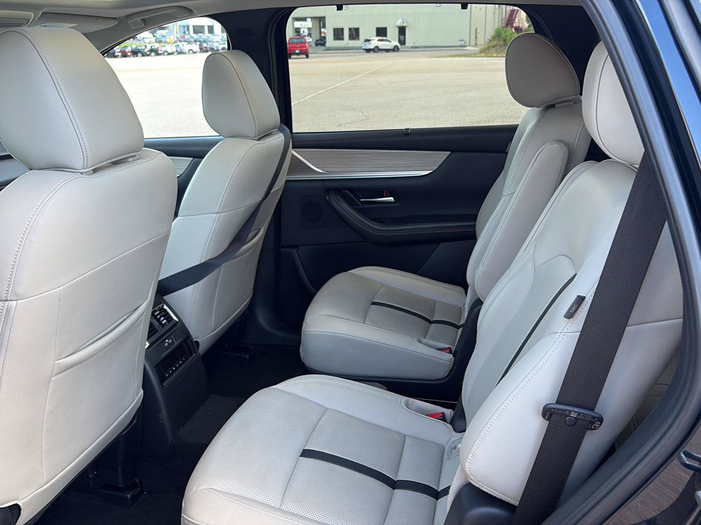 Used 2024 MAZDA CX-90 Plug-In Hybrid w/ Premium Pkg AWD/4WD image 7