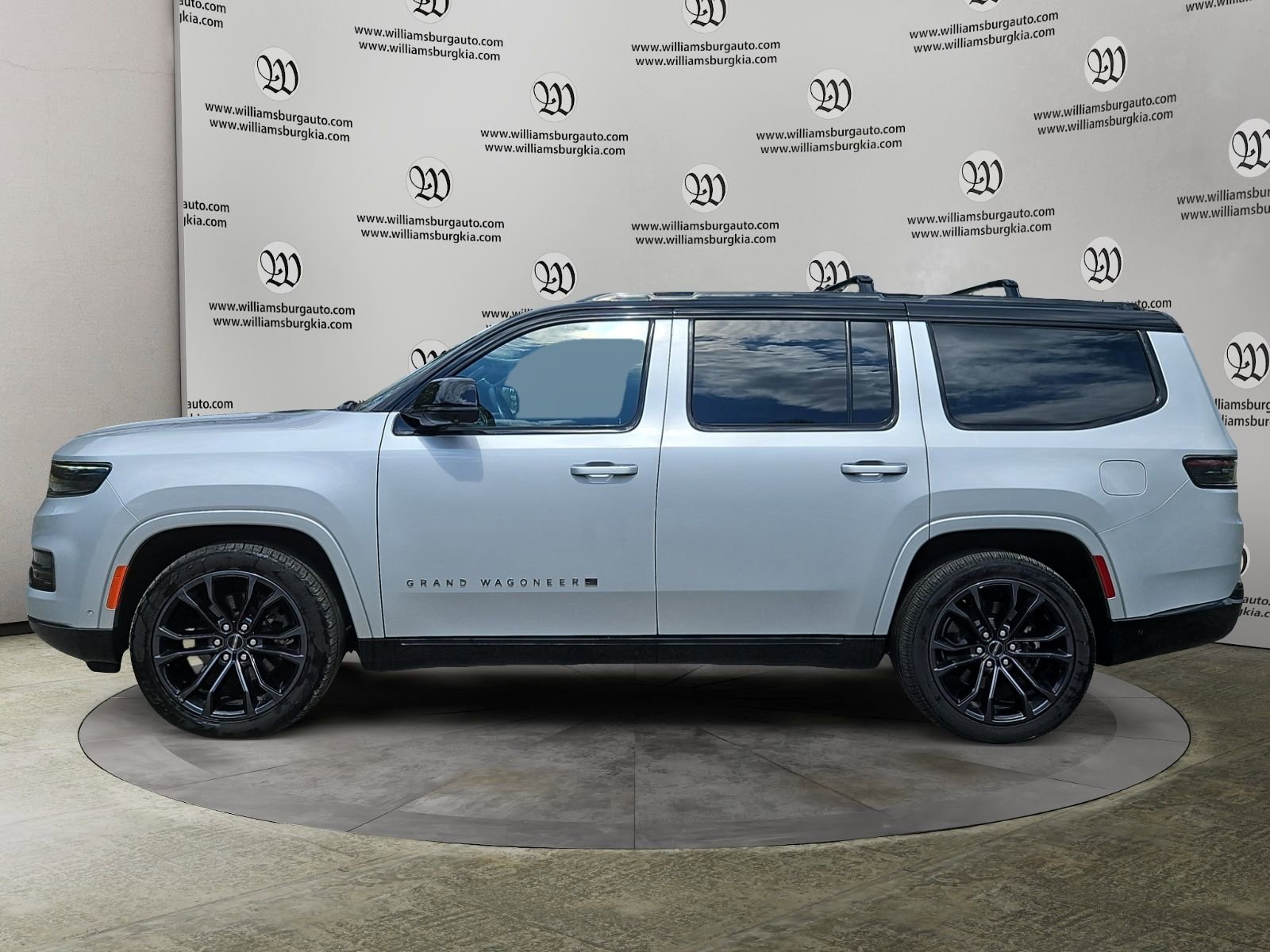 Used 2024 Jeep Grand Wagoneer Series II w/ Quick Order Packagew 28T image 2