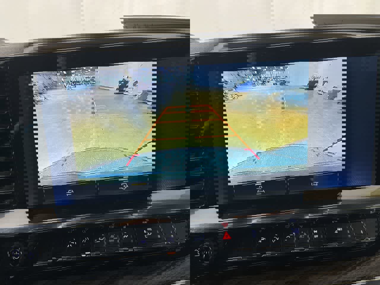 Used 2025 Chevrolet Silverado 1500 LT image 19