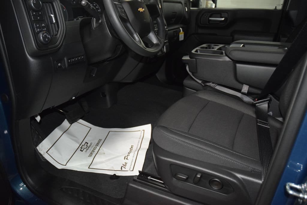 New 2026 Chevrolet Silverado 2500 Custom w/ Custom Value Package AWD/4WD image 40