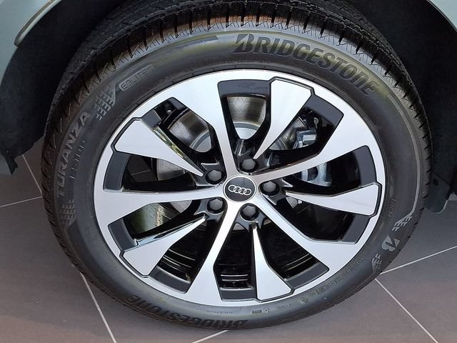 New 2026 Audi Q3 quattro 2.0T AWD/4WD image 5