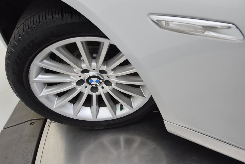 Used 2013 BMW 528i xDrive Sedan AWD/4WD image 46