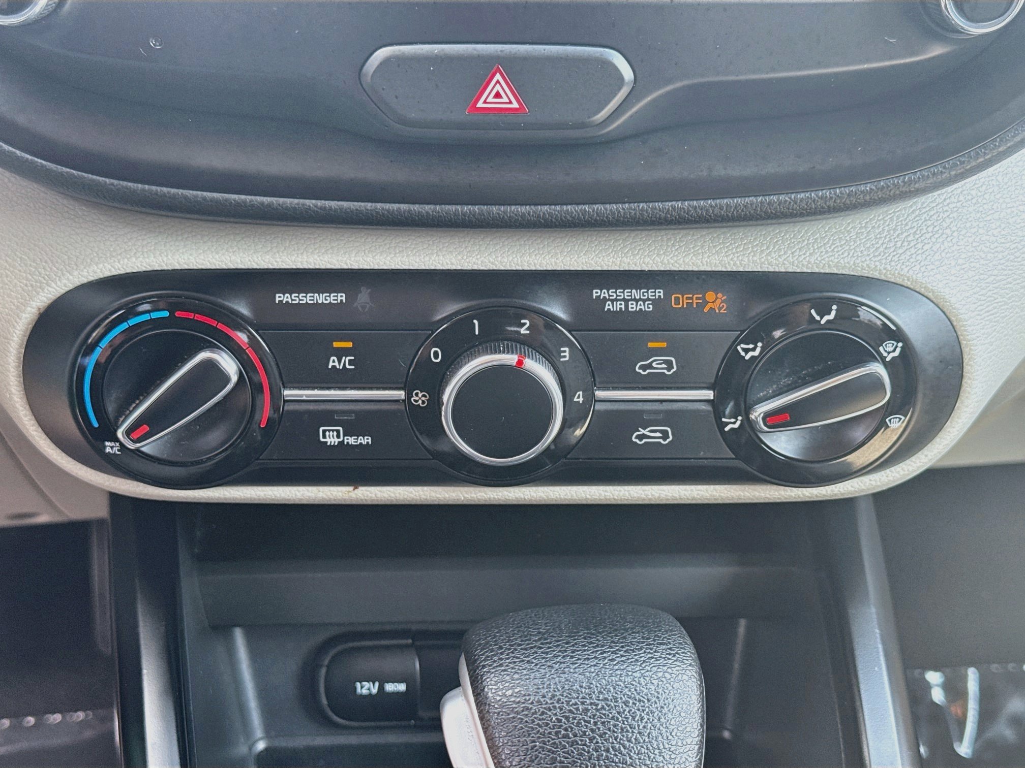 Used 2022 Kia Soul LX FWD image 12