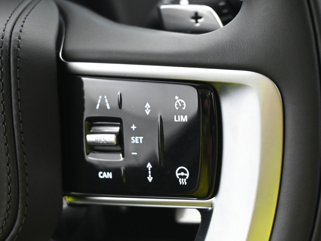New 2025 Land Rover Range Rover SV AWD/4WD image 21