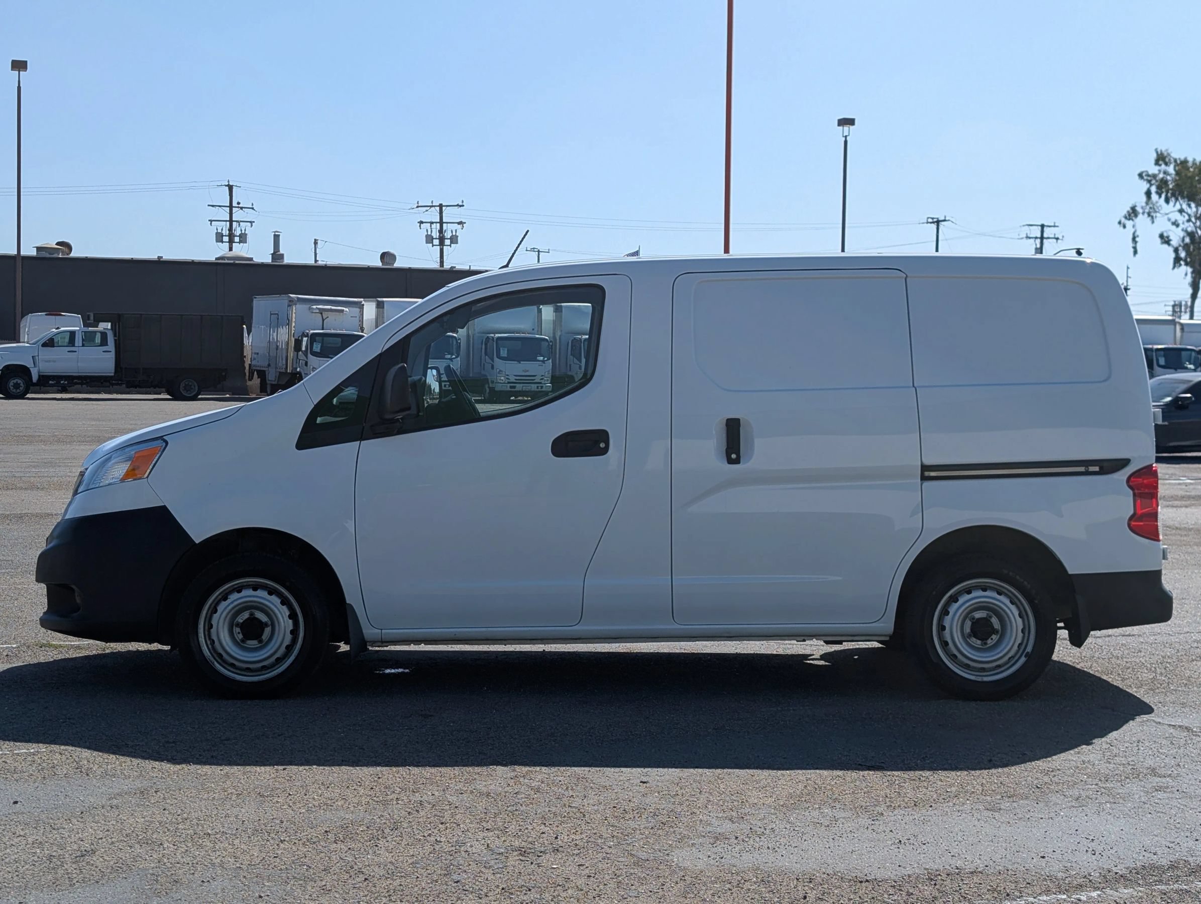 Used 2018 Nissan NV200 S FWD image 4